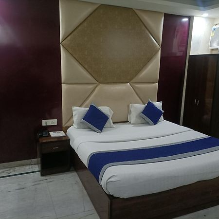 Hotel Ringer Нью-Дели Экстерьер фото