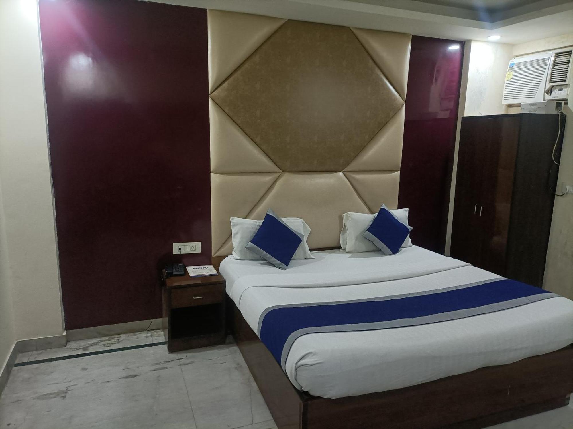 Hotel Ringer Нью-Дели Экстерьер фото