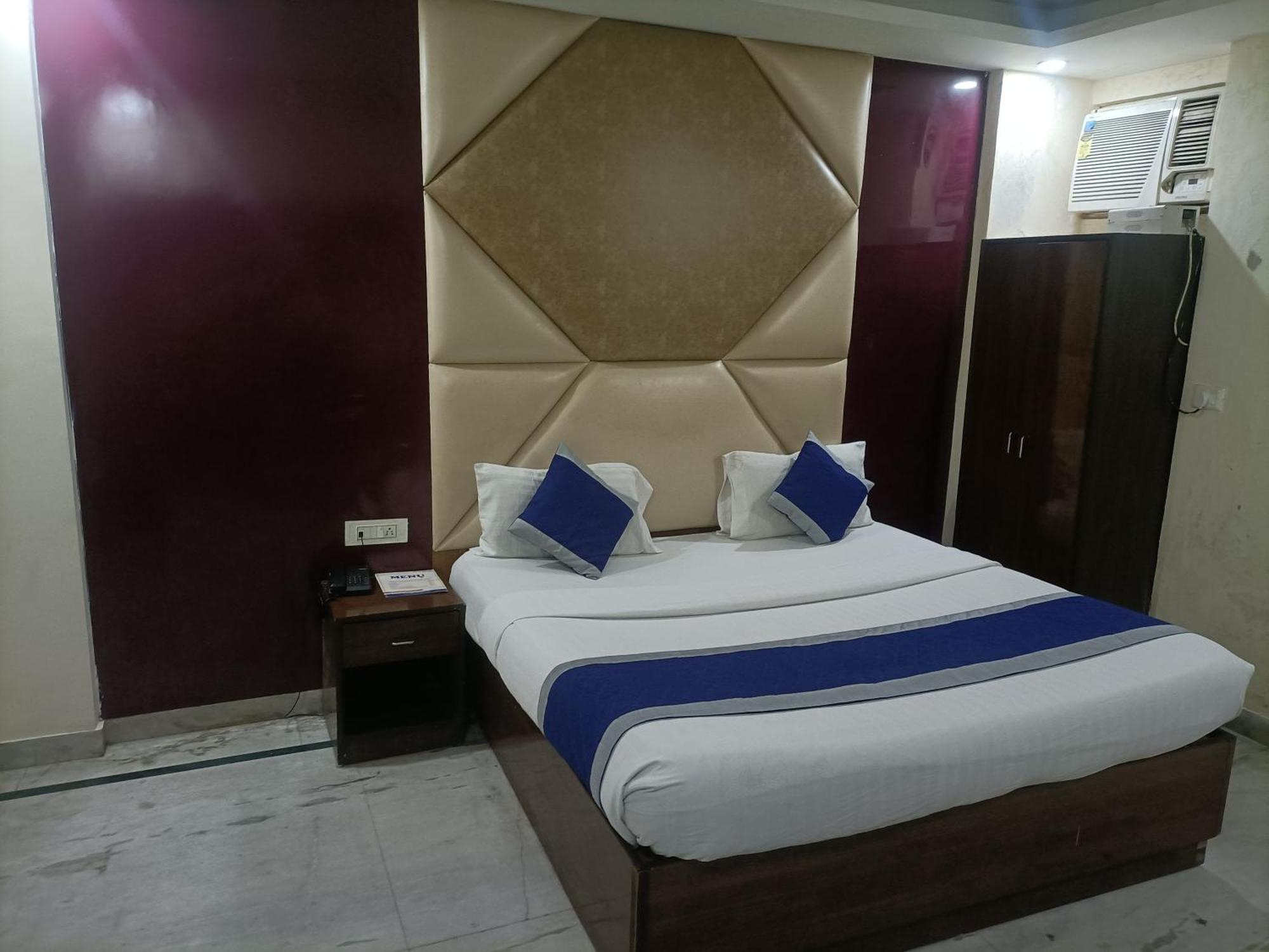 Hotel Ringer Нью-Дели Экстерьер фото
